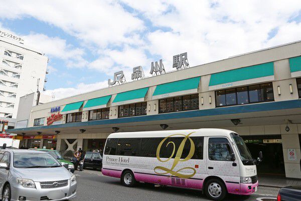 東海道本線「品川」駅まで約1,040m（徒歩13分）。