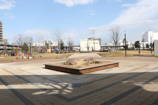 都会のオアシス「港南緑水公園」まで約320m（徒歩4分）。		