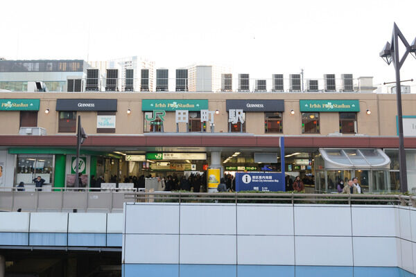 山手線「田町」駅は、徒歩7分。  山手線「田町」駅は、徒歩7分。