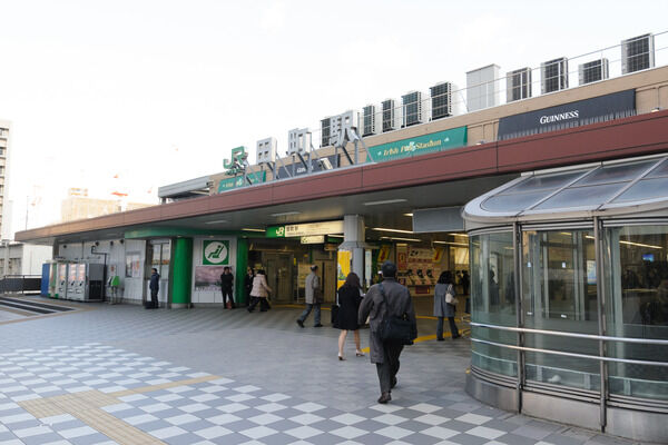 山手線、京浜東北・根岸線「田町」駅は、徒歩12分。 山手線、京浜東北・根岸線「田町」駅は、徒歩12分。