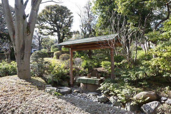 四季折々の花が咲き誇る「池田山公園」まで約1,300m（徒歩17分）。		