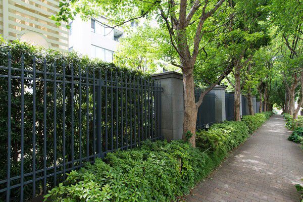 環境そのものから創るという壮大な庭園思想が実現した緑豊かな環境。		