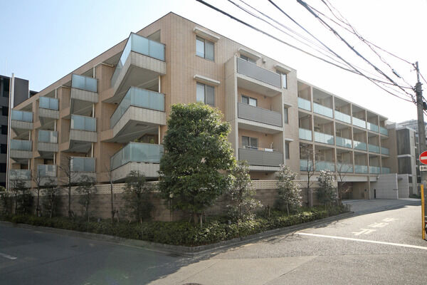 【パークホームズ白金高輪アーバンレジデンス】内廊下を採用する事でプライバシーと安全性を確保しました。 【パークホームズ白金高輪アーバンレジデンス】内廊下を採用する事でプライバシーと安全性を確保しました。