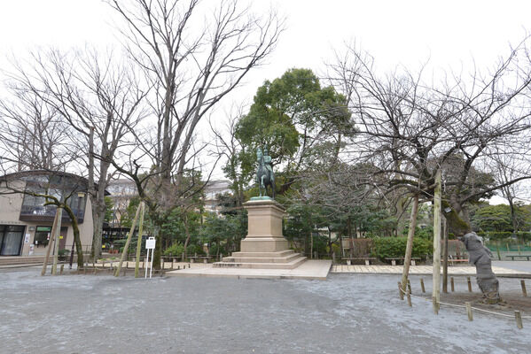 「有栖川宮記念公園」は、約243m（徒歩4分）。