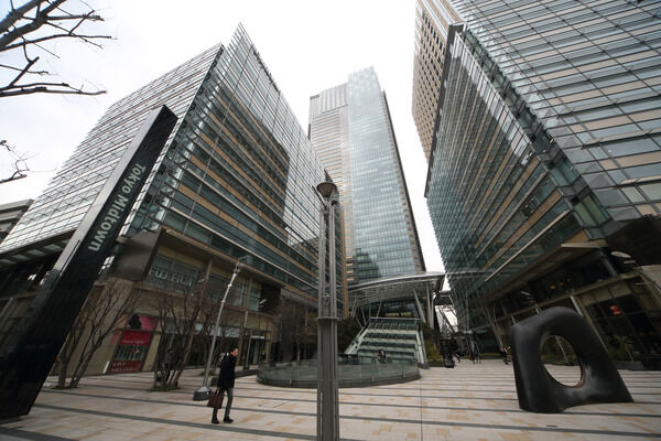 クオリティーの高さと利便性を備えた「東京ミッドタウン」は、約250m（徒歩4分）。