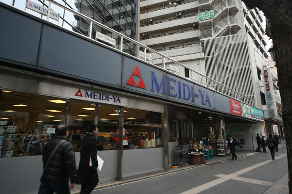 「明治屋六本木ストア」まで約740m（徒歩10分）。