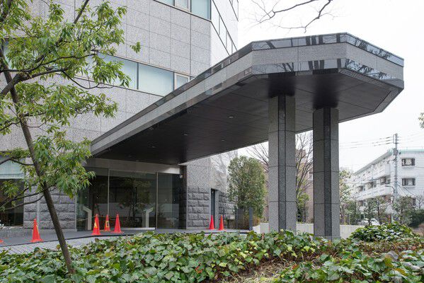 ダブルオートロック扉と私邸ドアロックで暮らしの安全を守ります。		