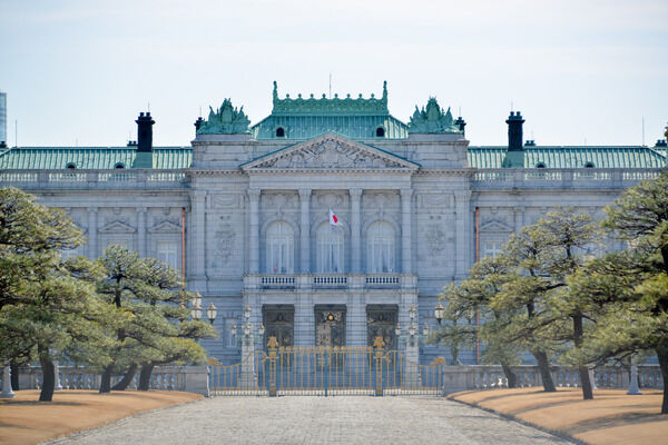 「迎賓館」までは、約2,240m。