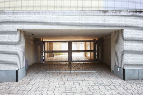 52台収容の駐輪場のセキュリティは、オートロックを採用。