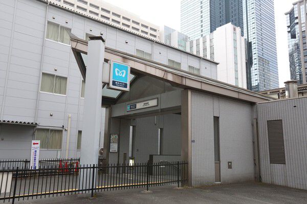 東京メトロ丸ノ内線「西新宿」駅まで約160m（徒歩2分）。		