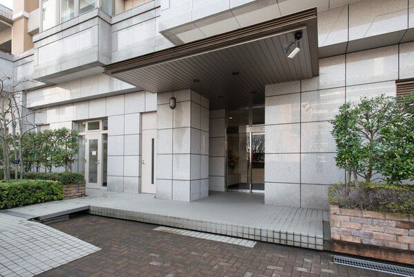 監視カメラを各所に設置。そのほかセキュリティシステムと連携して安全を守る。		