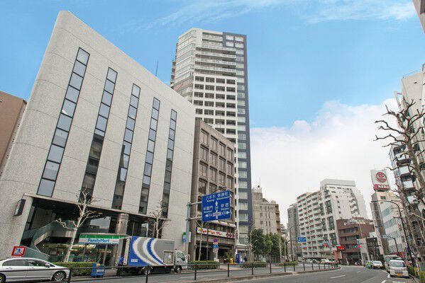 【シティタワー四谷】ビューラウンジからは新都心・高層ビル街や池袋の景色を眺めることができます。		