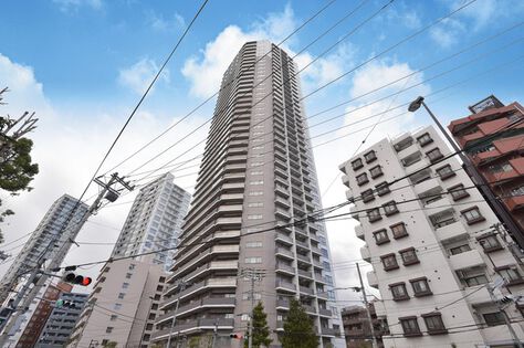 地上38階建て、高さ約130mのレジデンスタワー。		