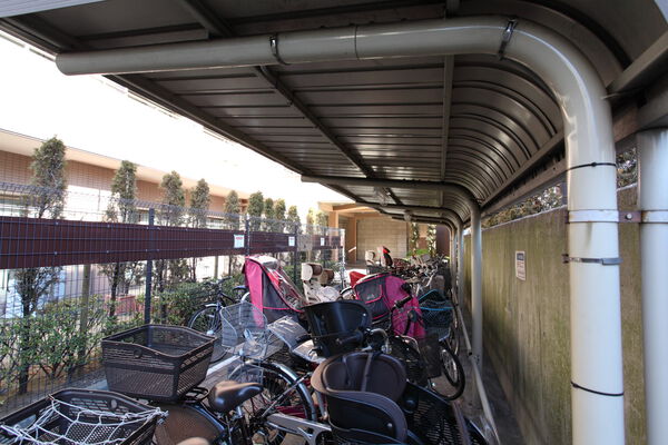 エントランスを入り、全戸に1台分の駐輪場を確保。