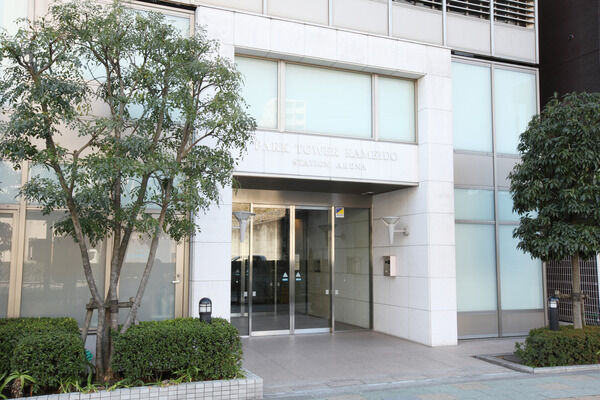 ダイナミックな吹抜を設計するなど、タワーマンションの迫力が表現されています。