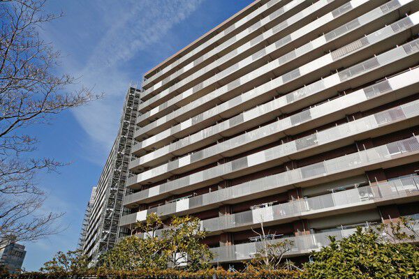 敷地内に約7,601㎡のフォレストガーデンを配置し、環境との優しい融合を目指す。