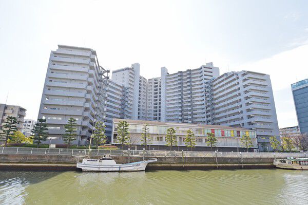 高い開放感を感じる居住空間が広がります。 高い開放感を感じる居住空間が広がります。