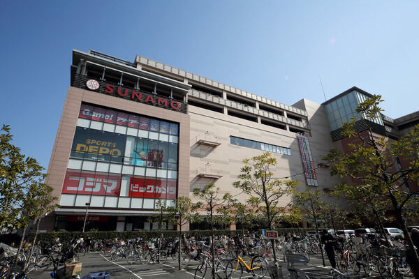 大規模商業施設、「イオン南砂スナモ店」まで230m（徒歩3分）。