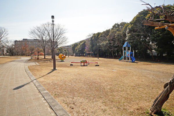 「辰巳の森海浜公園」までは約1,720m（徒歩22分）。		