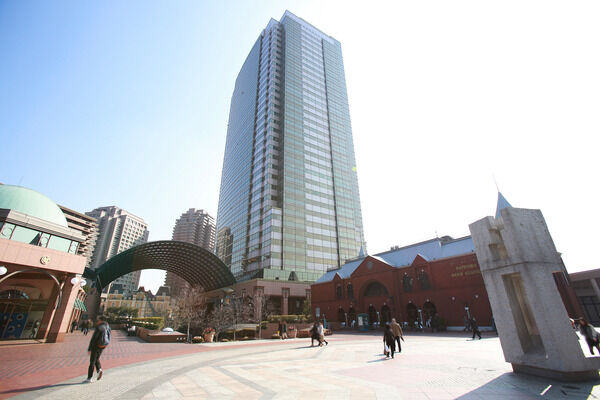 「恵比寿ガーデンプレイス」まで約990m(徒歩13分)。		