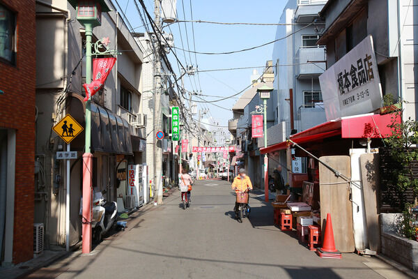 「不動前駅通り商店街」は、約150m（徒歩3分）。