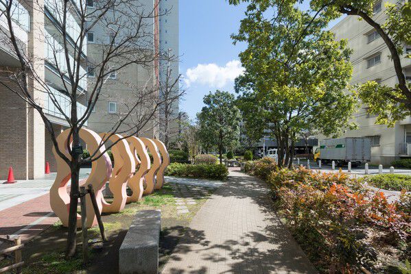 四季折々の花が彩る、豊富で多彩な植栽計画を採用。