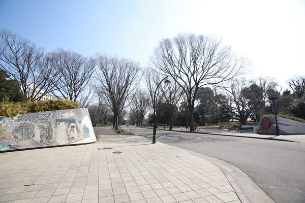 「駒沢公園」まで約880m（徒歩11分）。