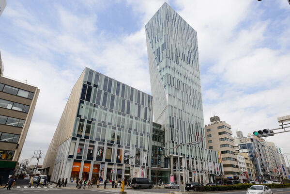 「紀伊国屋インターナショナル」まで約1,110m(徒歩14分)。 「紀伊国屋インターナショナル」まで約1,110m(徒歩14分)。