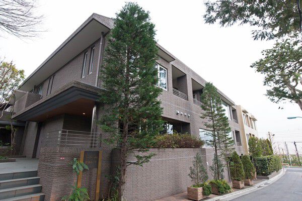 【パークハイム荻窪二丁目】むくり屋根に象徴される、独創的でモダンなフォルムです。		