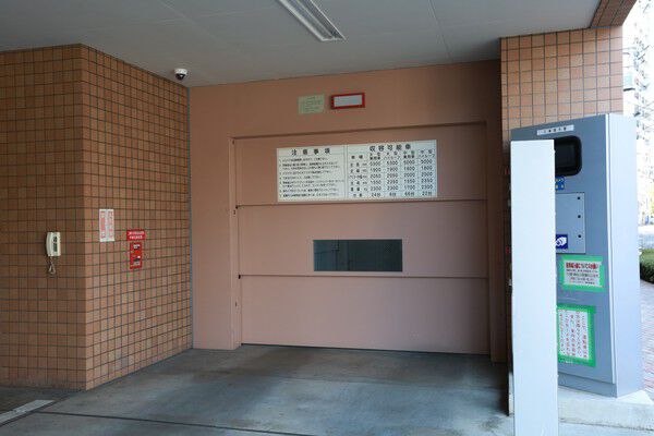 地下には120台分の機械式駐車場を配置、スムーズな出入庫が可能。		