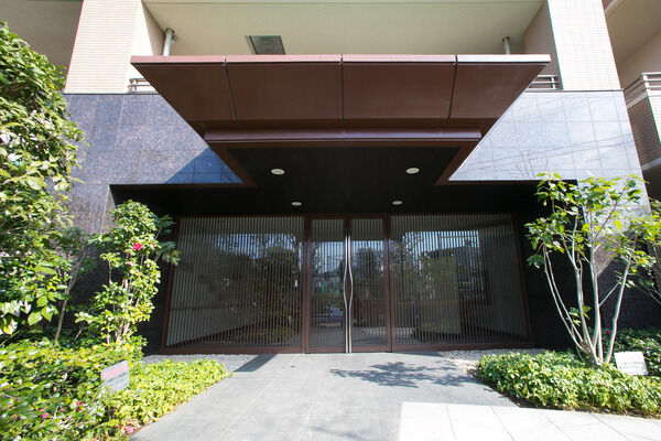 防犯やプライバシーにも徹底した住まいになっています。		