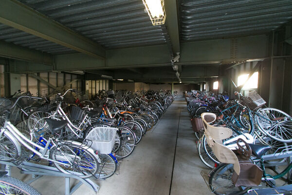 256台収容の駐輪場は屋根もついて雨天でも安心です。		