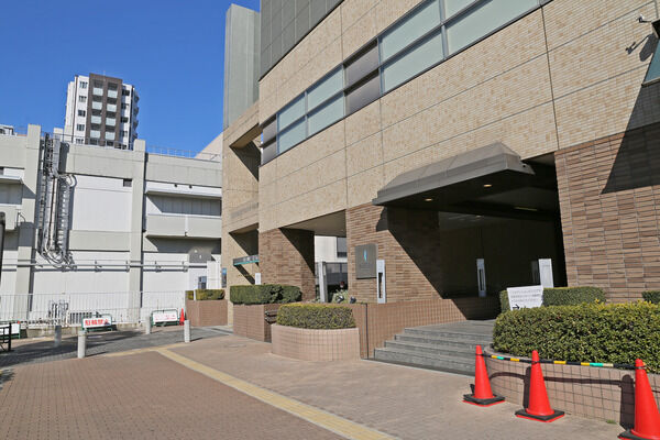 高さの違う植栽が奏でる心地よいリズムが訪れる人をもてなします。