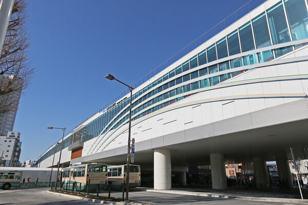 西武池袋・豊島線「石神井公園」駅まで約80m（徒歩1分）。