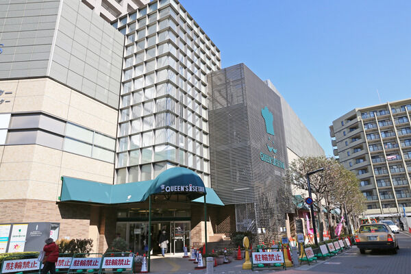 「クイーンズ伊勢丹石神井公園店」は、約80m（徒歩1分）。