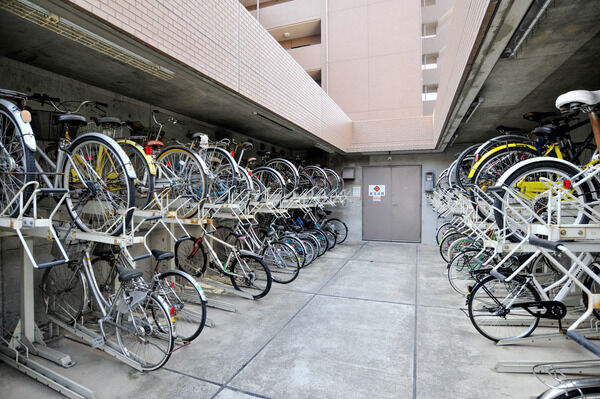 敷地内には、よく整理された自転車駐輪場を設置しています。		