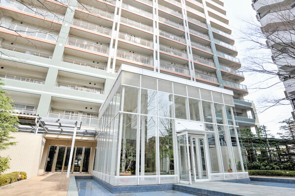 オートロック、防犯カメラ、防犯窓センサーなどセキュリティも十分配慮しています。 オートロック、防犯カメラ、防犯窓センサーなどセキュリティも十分配慮しています。