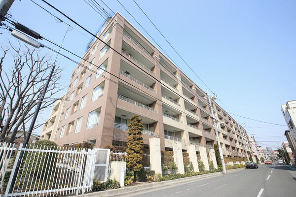 【西小岩パークホームズ】シックなカラーを多様に用いて、モダンでスタイリッシュな印象に仕上げました。