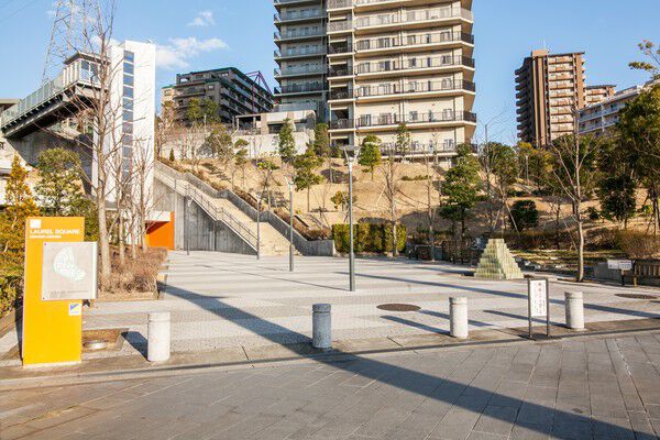 ゲートエレベーター（20人乗り）からスカイブリッジへアクセスします。		