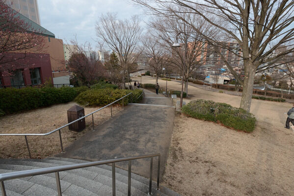 「南大沢中郷公園」までは約440m（徒歩6分）。