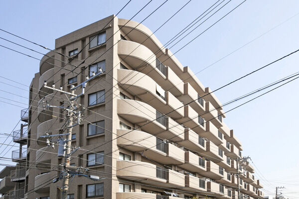 【綱島東パークホームズ参番館】リズミカルなバルコニーの起伏をはじめ、変化に富んだフォルム。 【綱島東パークホームズ参番館】リズミカルなバルコニーの起伏をはじめ、変化に富んだフォルム。