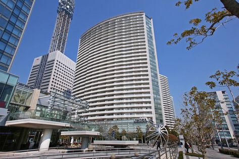 地上31階建、総戸数650戸の大規模・高層マンション。	 地上31階建、総戸数650戸の大規模・高層マンション。