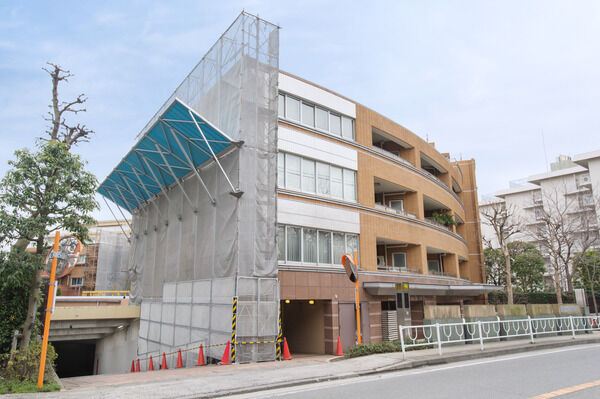 総戸数を超える99台（102％）分を確保した地下駐車場を設置。		