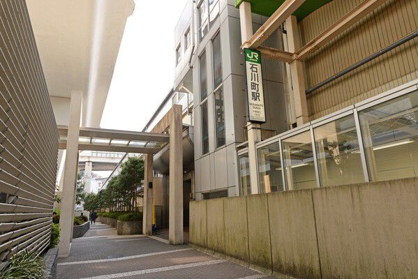 京浜東北・根岸線「石川町」駅まで約80m（徒歩1分）。