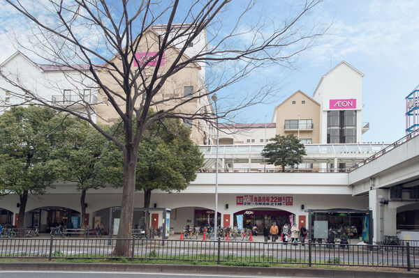 「イオン本牧店」は、約150m（徒歩2分）です。