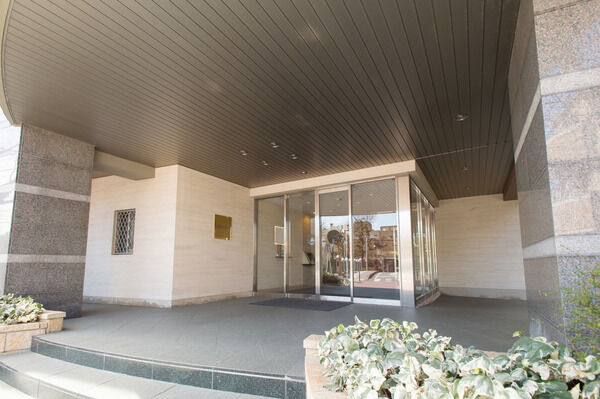 居住者の安心の暮らしを守るセキュリティーシステムを設置。		