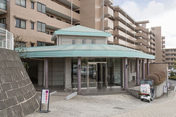 エントランスのオートロックシステムが暮らしの安全を守ります。		