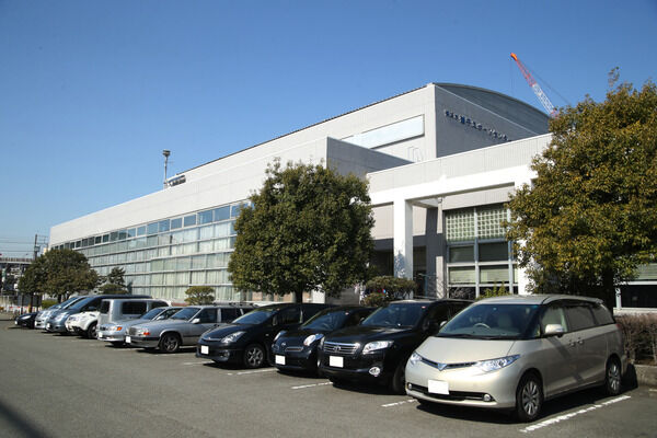 「富岡総合公園」は、約2,200m（徒歩28分）。