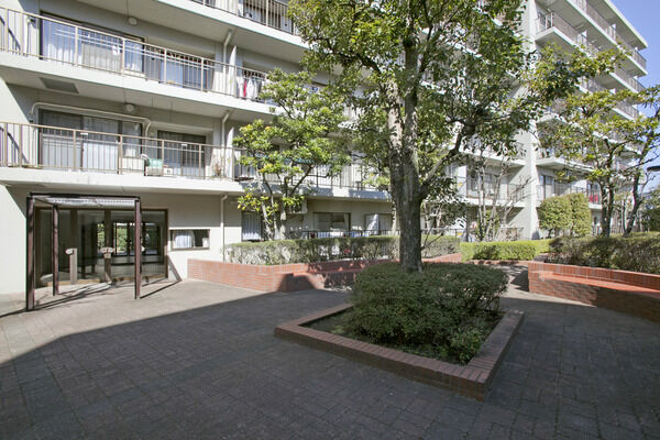 緑地ゾーンをたっぷり設け、ゆとりの憩いを演出。