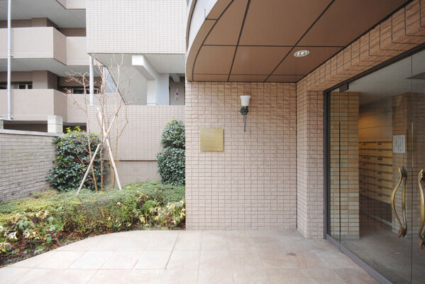 【市が尾パークホームズヒルサイドギャレリー】不在時も便利な、お荷物を預かる宅配ロッカーで受け取り可能。 【市が尾パークホームズヒルサイドギャレリー】不在時も便利な、お荷物を預かる宅配ロッカーで受け取り可能。